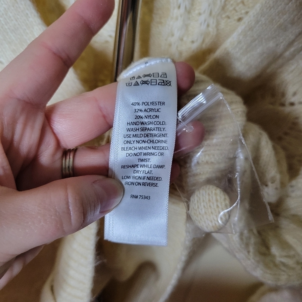 Jessica Simpson Cream Knit Long Sleeve Button Up Cropped Cardigan - Picture 6 of 6